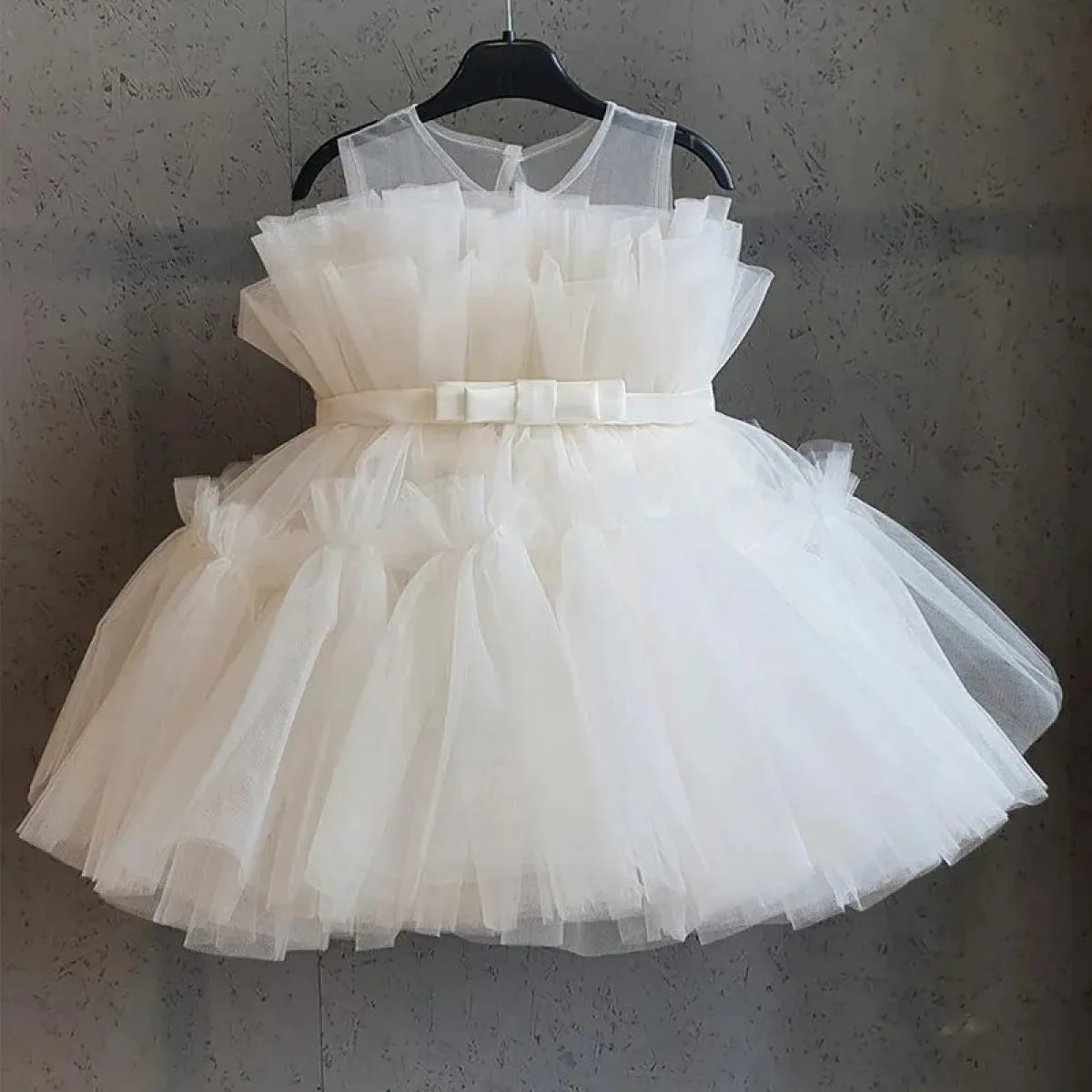 Abito da festa di Natale per ragazza Abito da principessa di compleanno elegante senza maniche in tulle verde Abito da cerimonia
