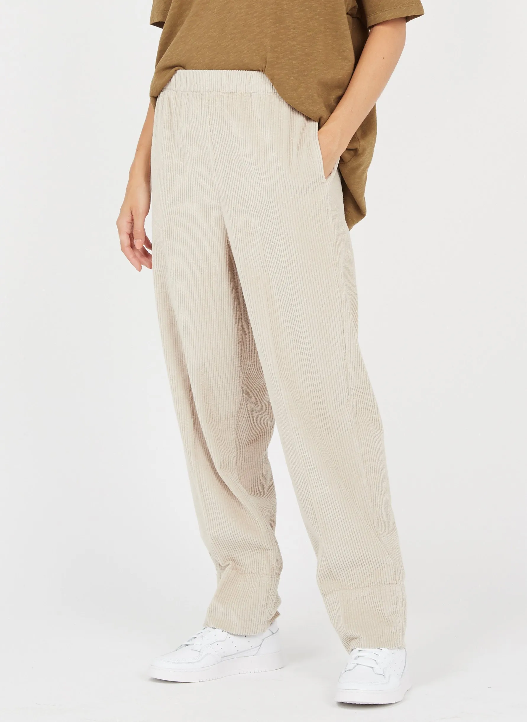  AMERICAN VINTAGE   PADOW - Pantaloni larghi a vita alta in velluto a coste | Beige