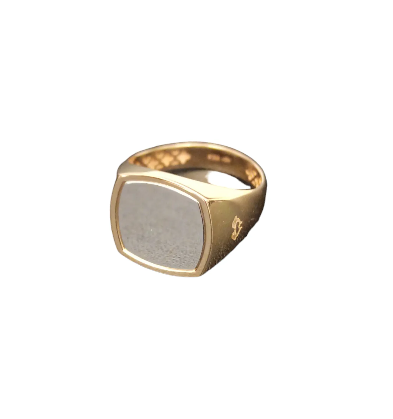 Anello chevalier in oro giallo e bianco