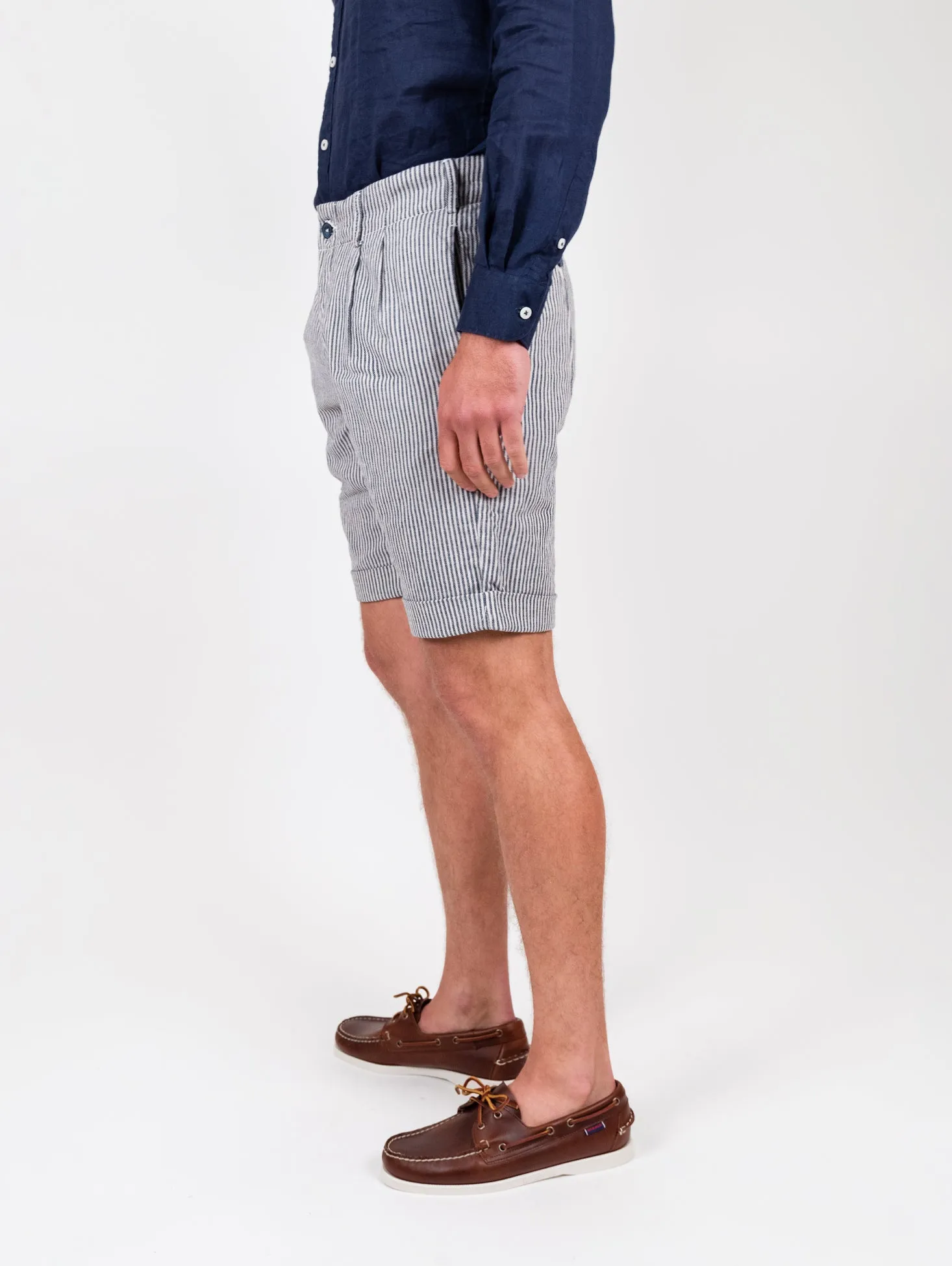Bermuda a righe blu in misto lino e cotone