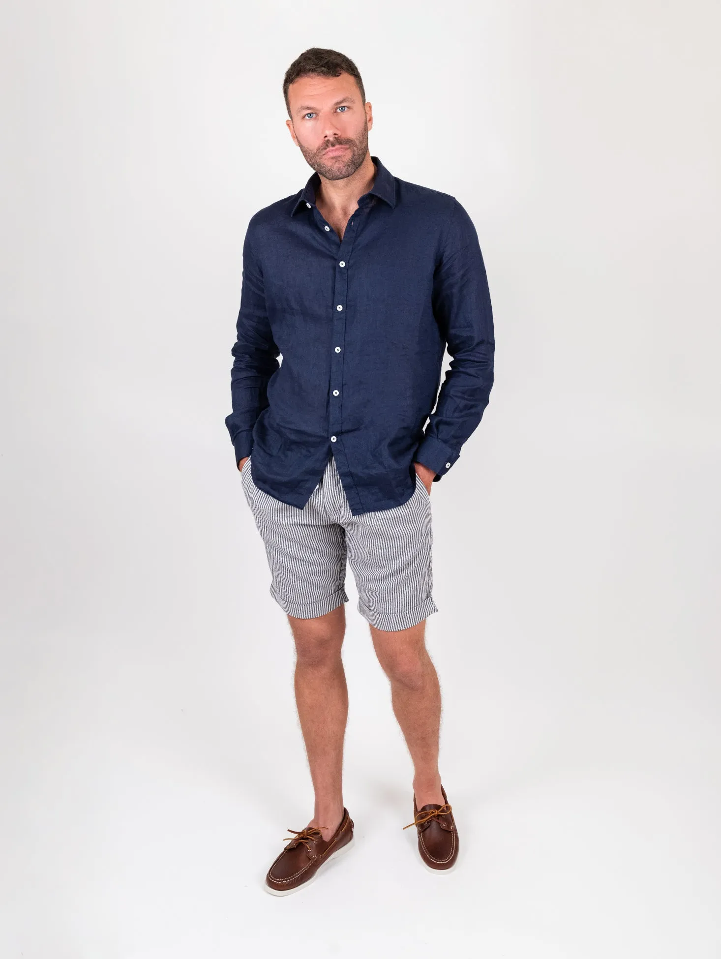 Bermuda a righe blu in misto lino e cotone