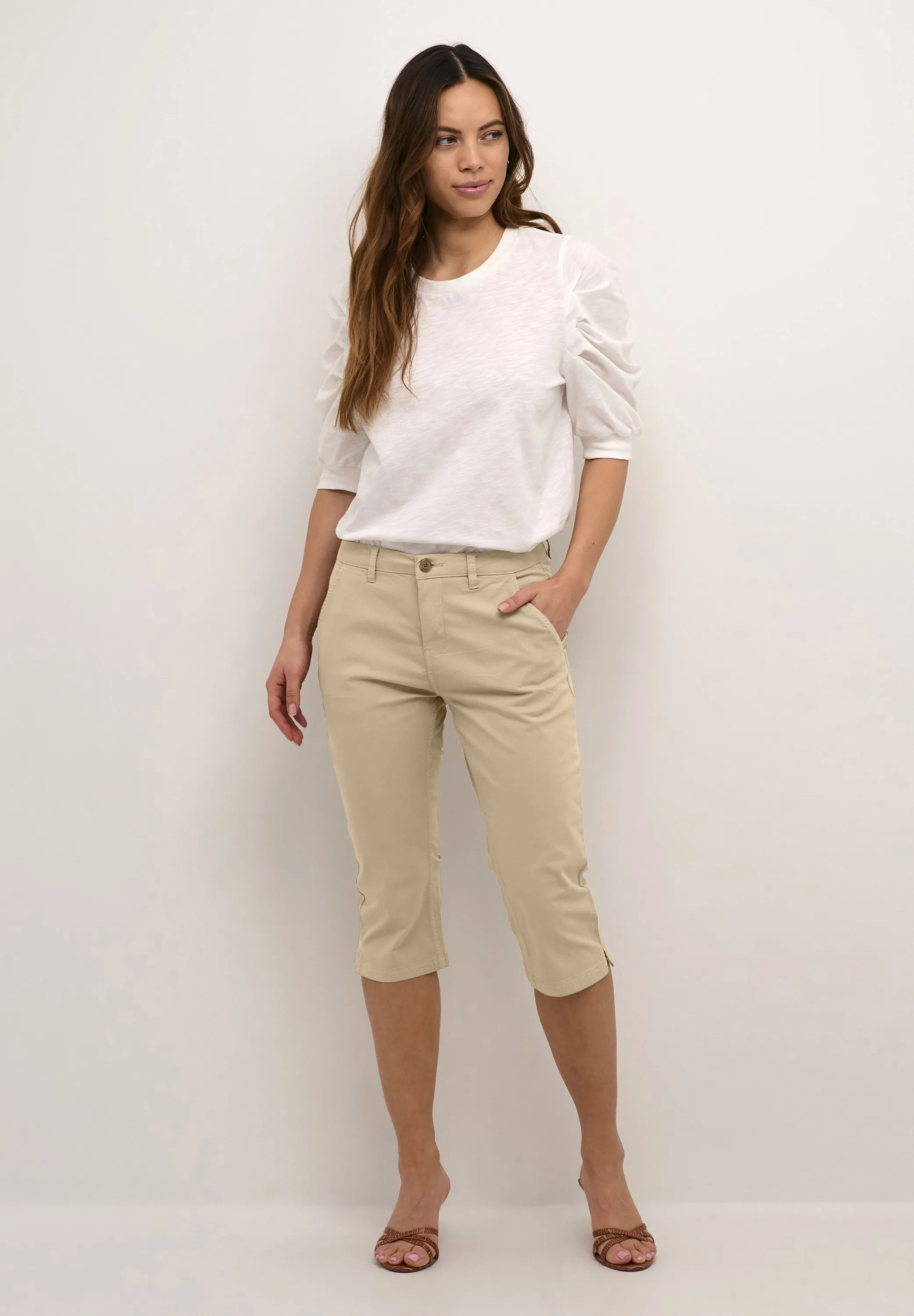 BRITA CAPRI - Shorts