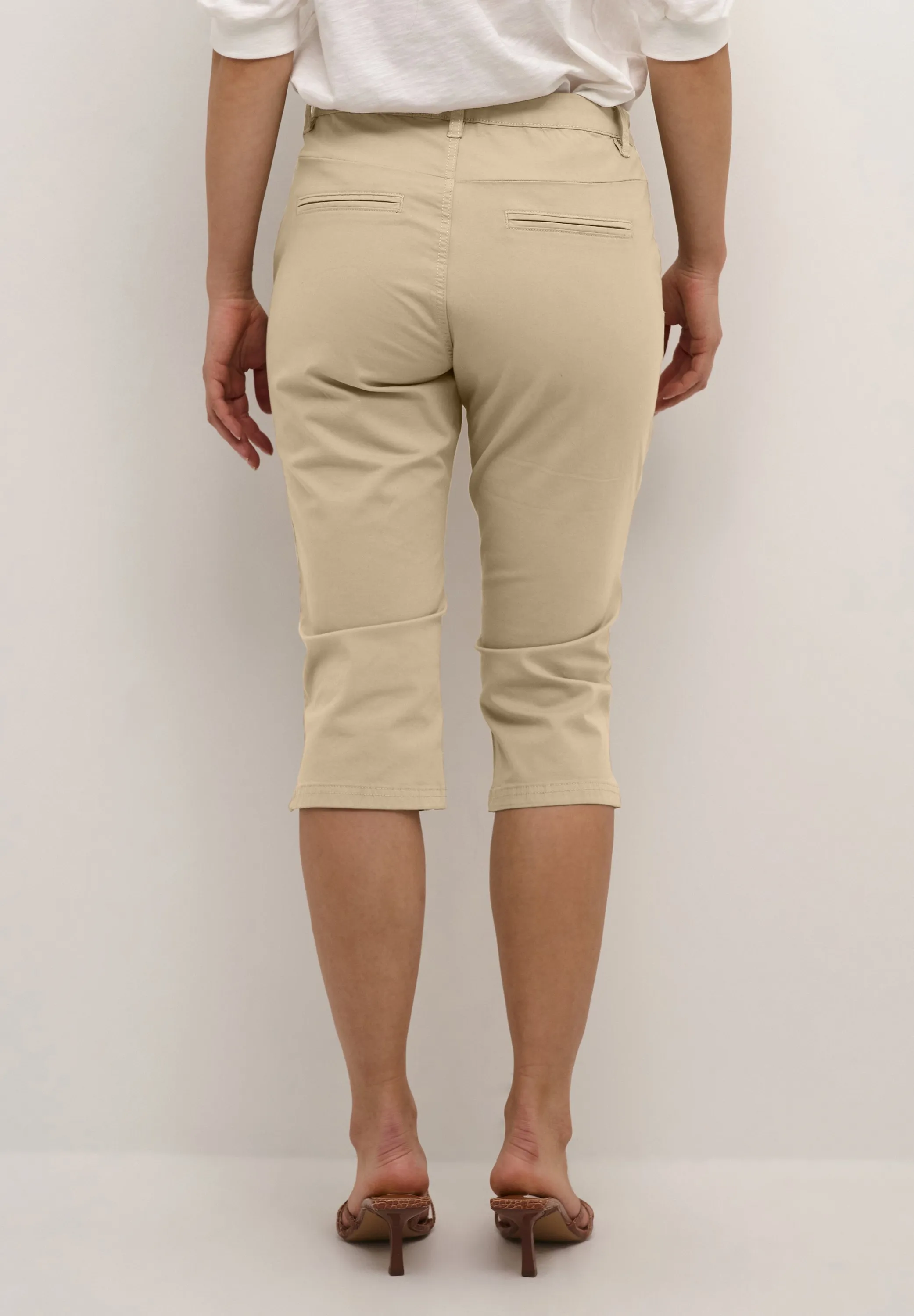 BRITA CAPRI - Shorts