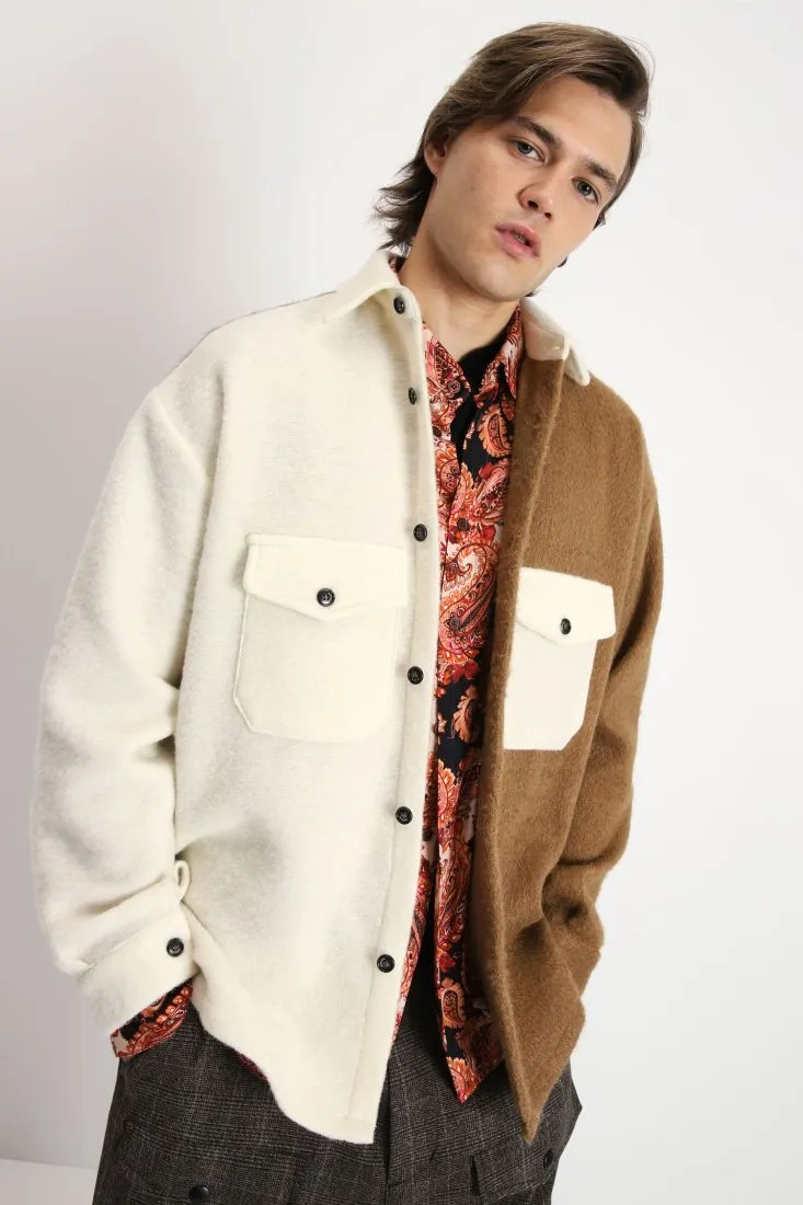 Camicia bicolor con tasche applicate