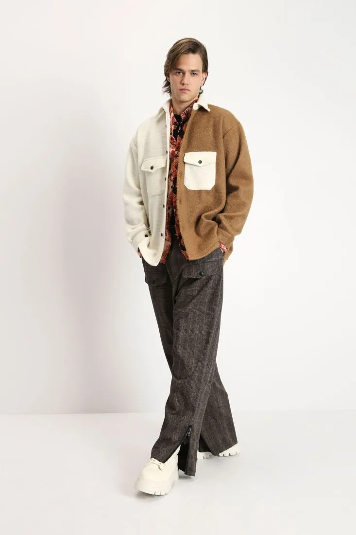 Camicia bicolor con tasche applicate