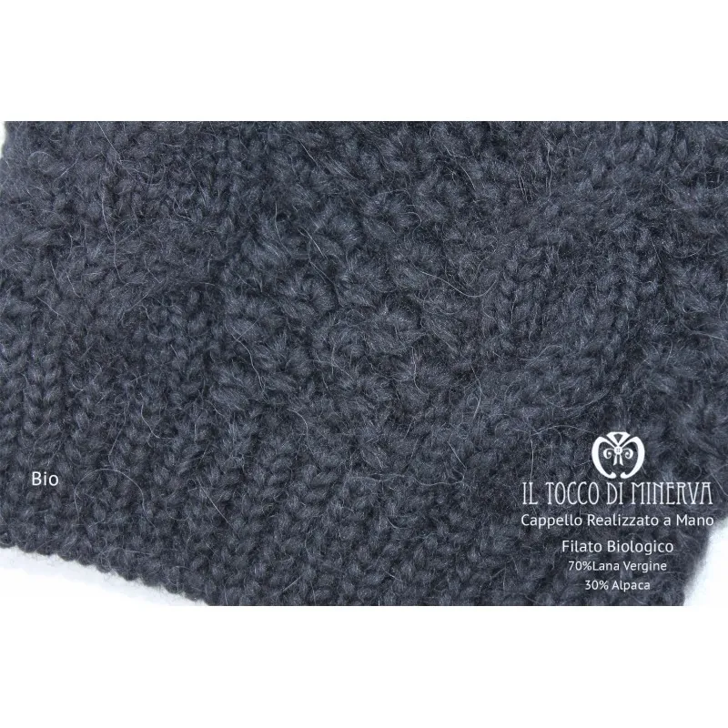 Cappello donna nero in lana biologica Bio - Realizzato a mano