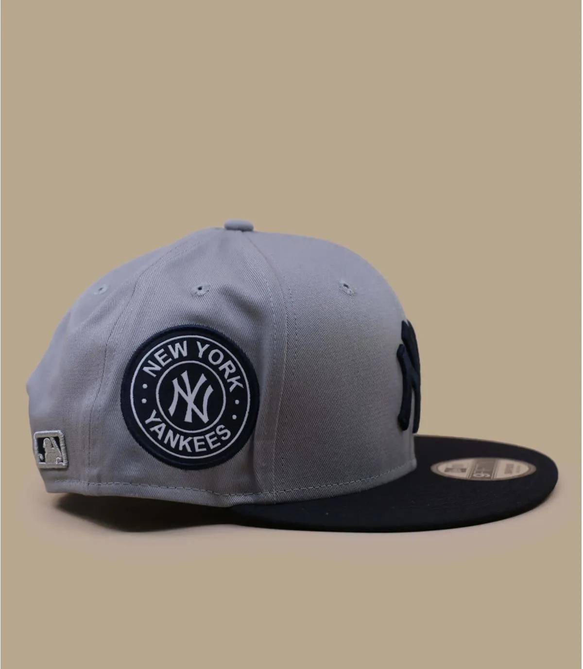 Cappello snapback grigio di NYCappellno Contrast Side Patch 9Fifty NY Yankees     