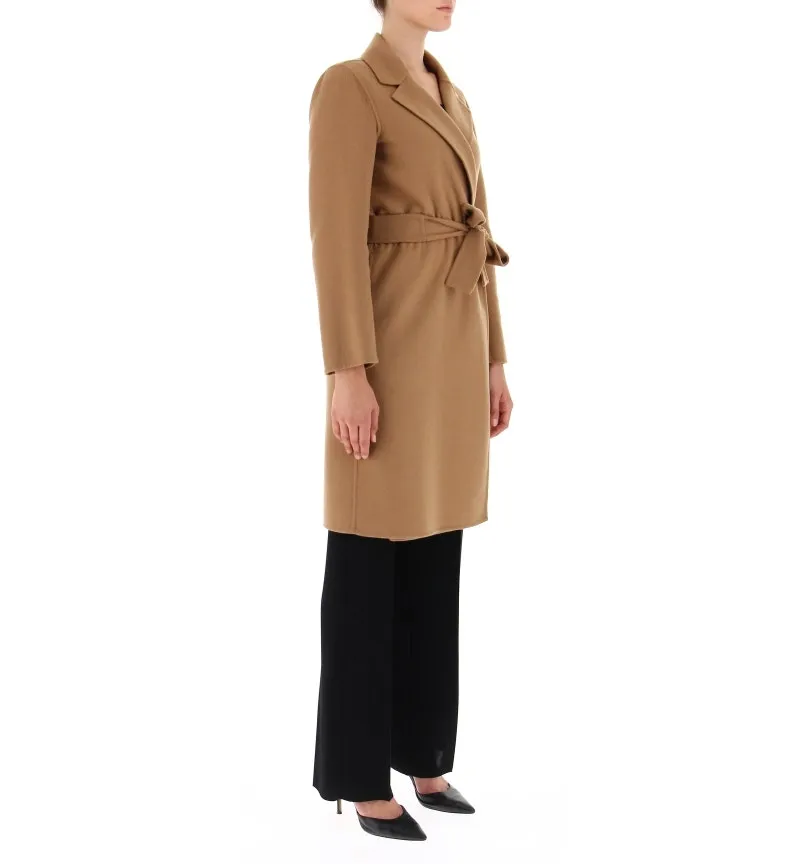 Cappotto con cintura