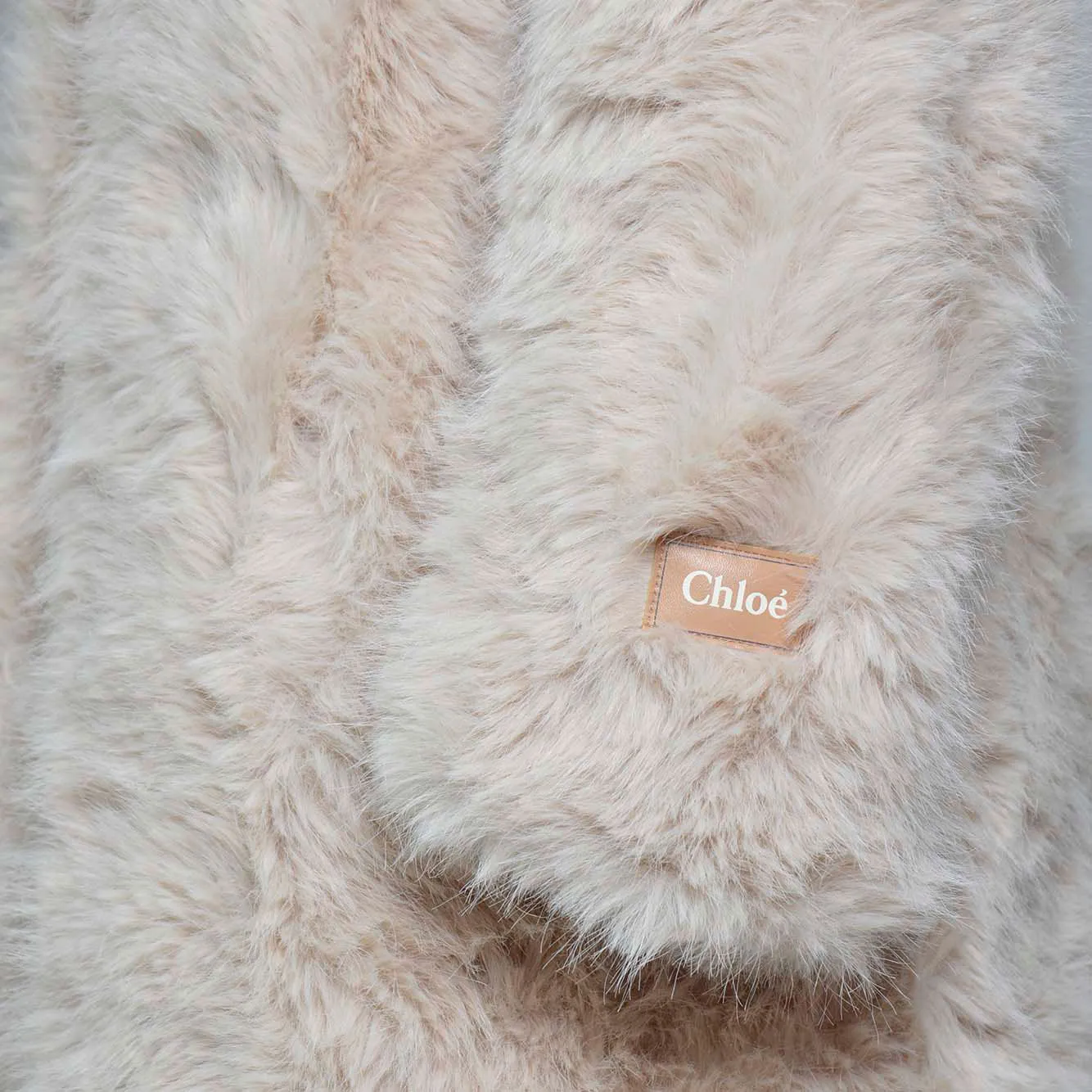 Cappotto teddy in ecopelliccia sabbia Chloè Junior