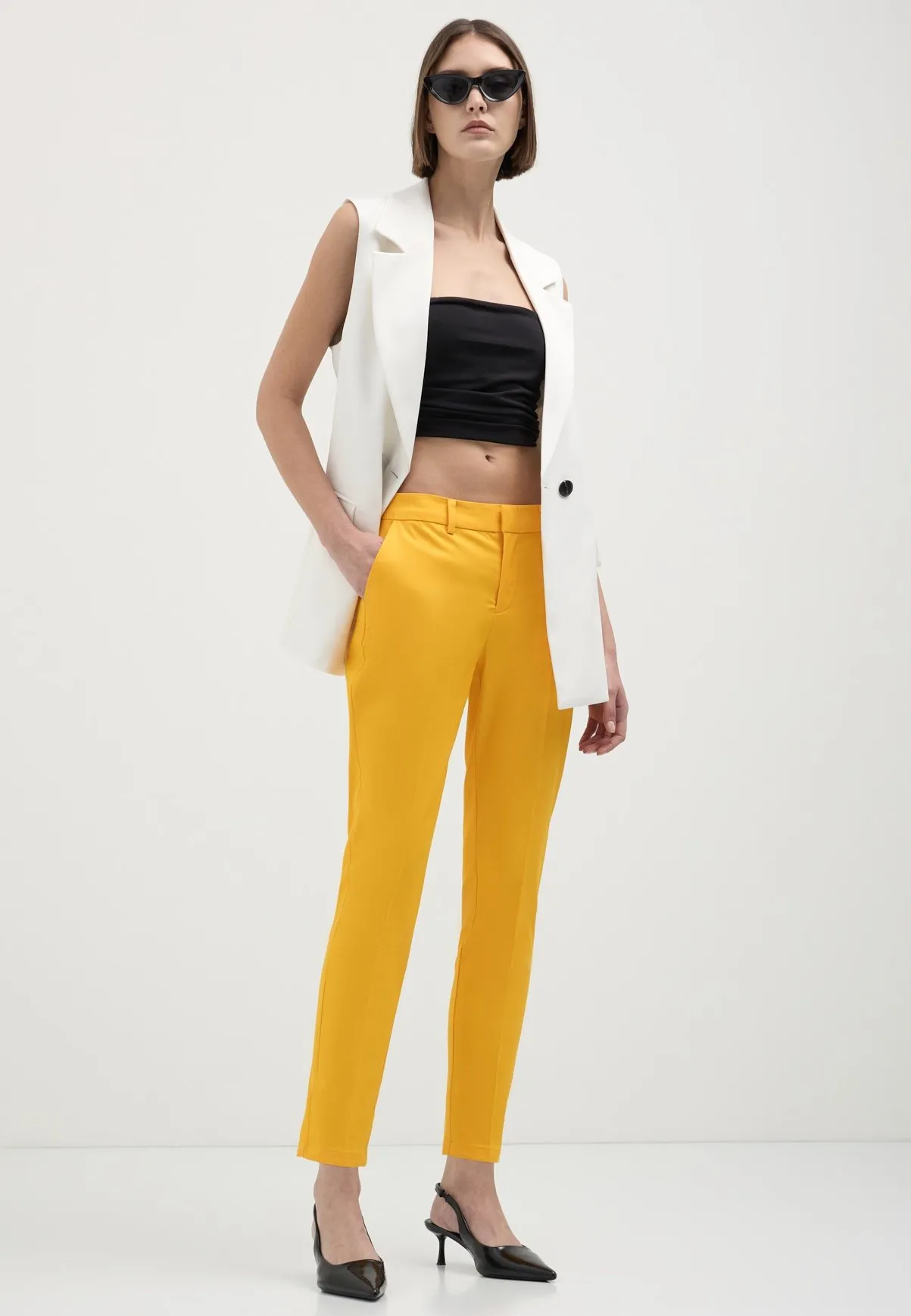 CAPRI IN - Chino