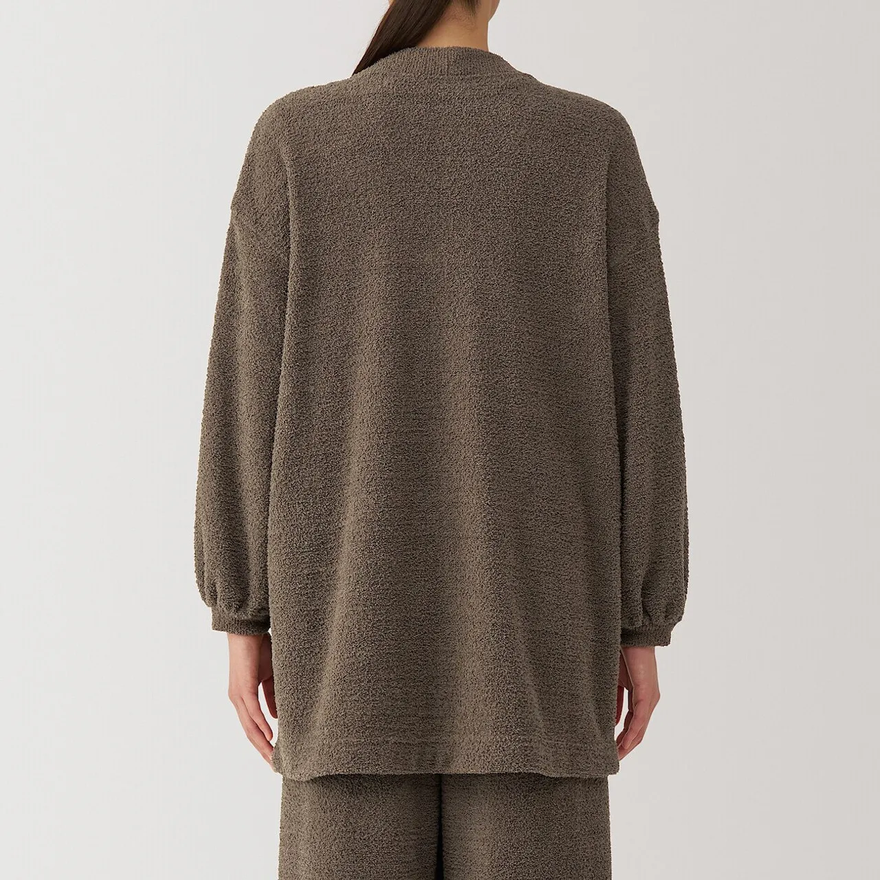 Cardigan in pile lavorato a maglia liscia da donna