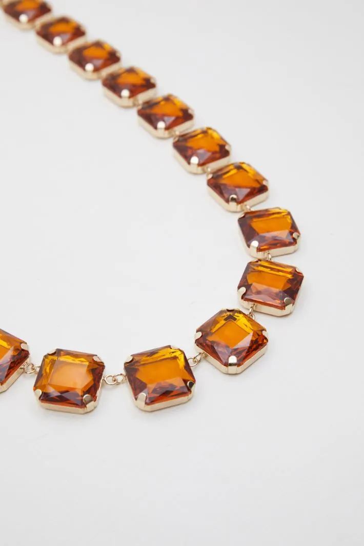 Collana lunga con macro strass