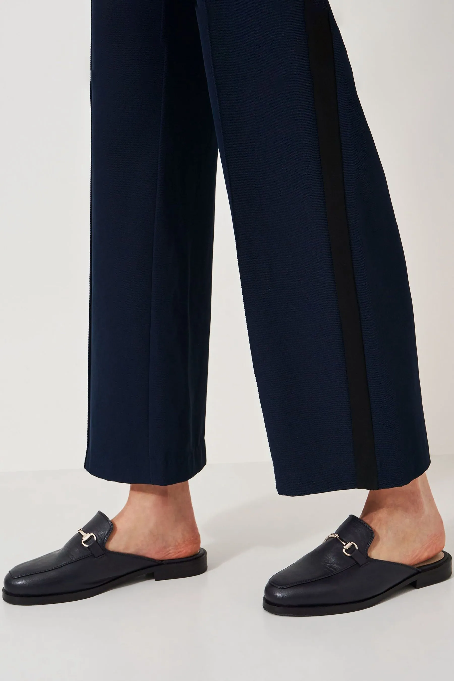 Crew Clothing - Mocassini in pelle aperti sul retro