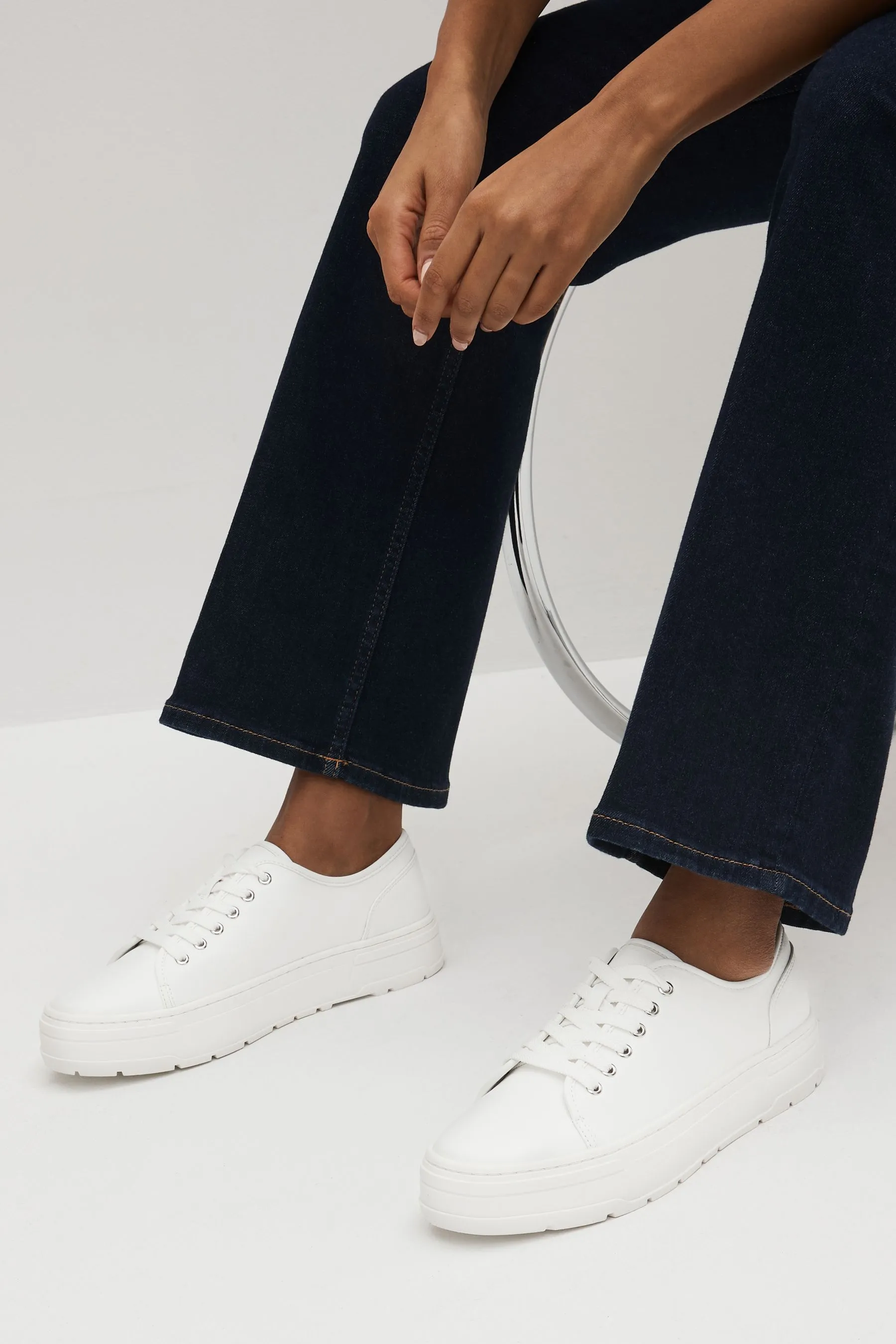 Forever Comfort® Scarpe da ginnastica grosse con suola con tacchetti in vernice    
