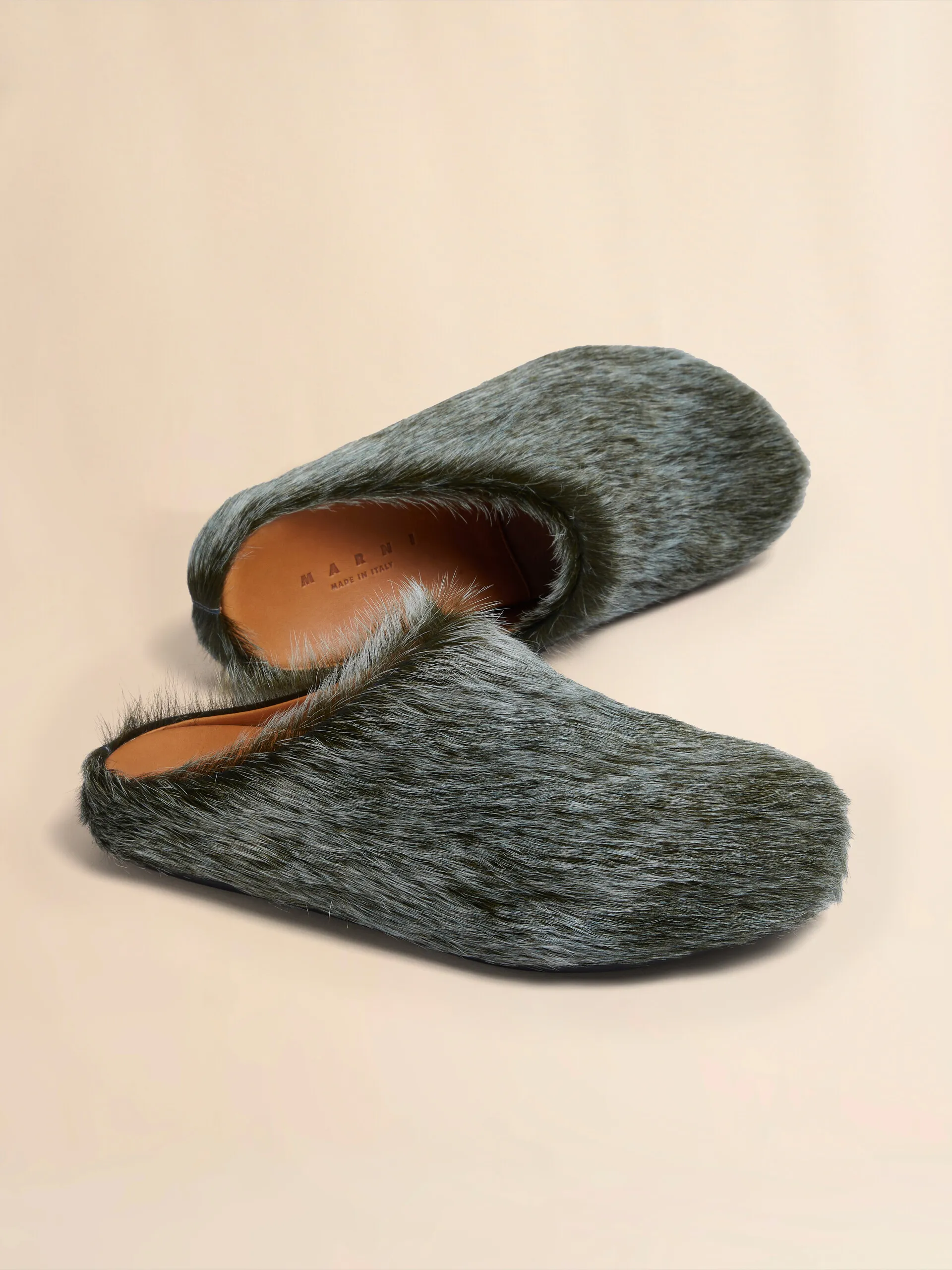 Fussbett sabot in vitello a pelo lungo grigio blu