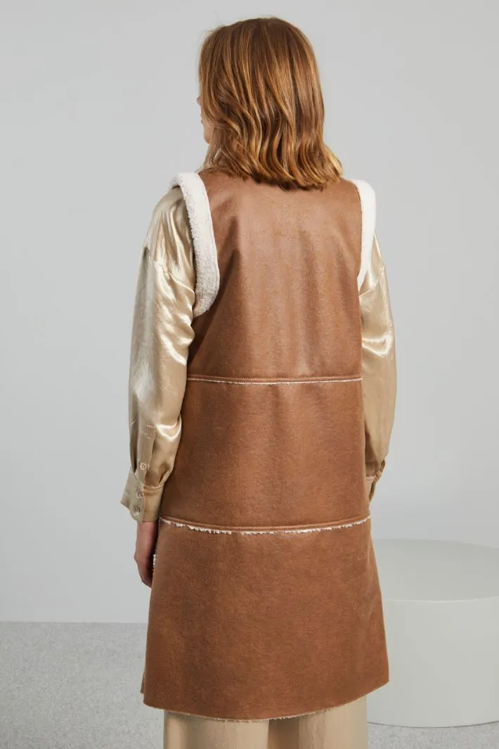 Gilet lungo con bottoni
