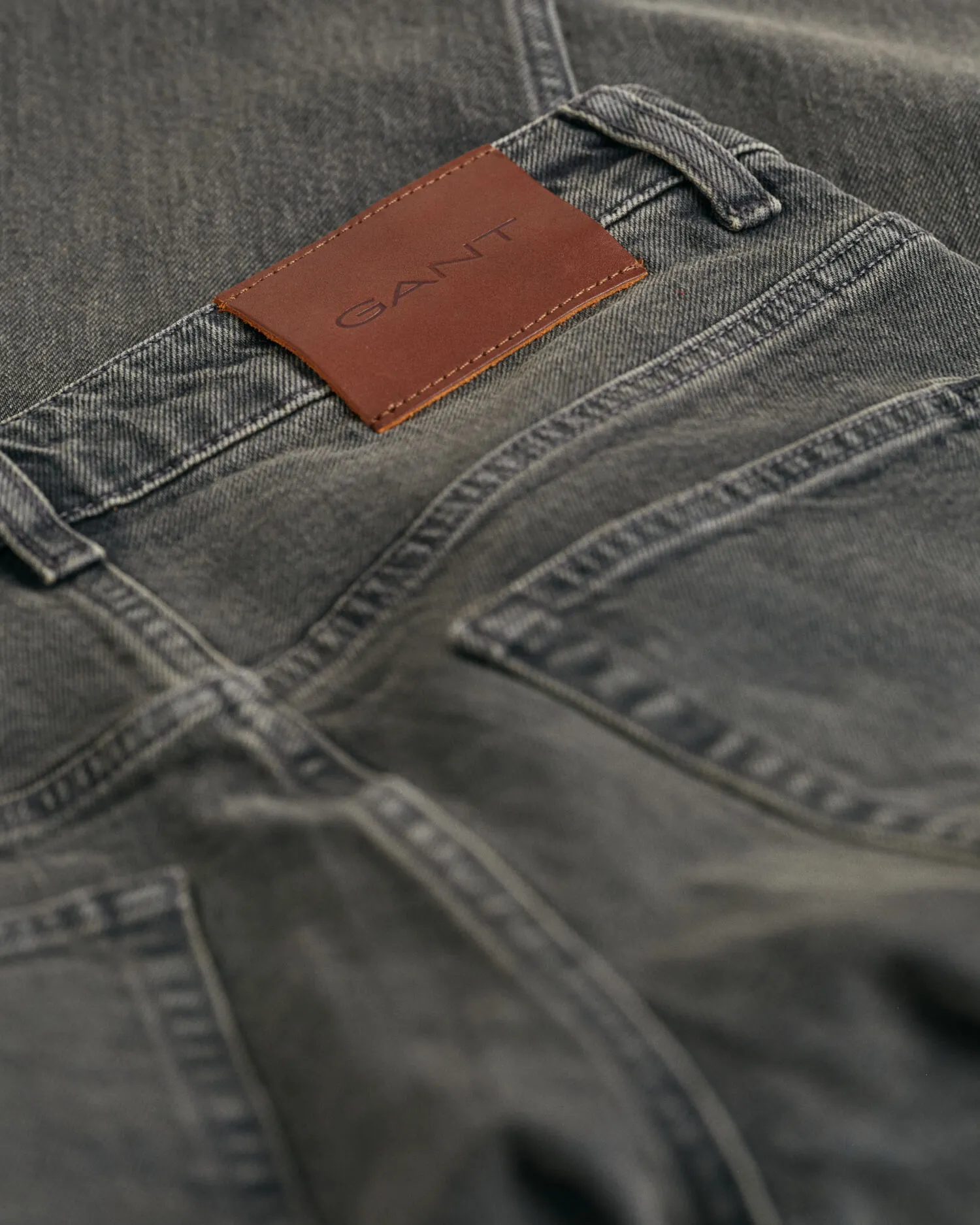 Jeans alla caviglia con gamba dritta    