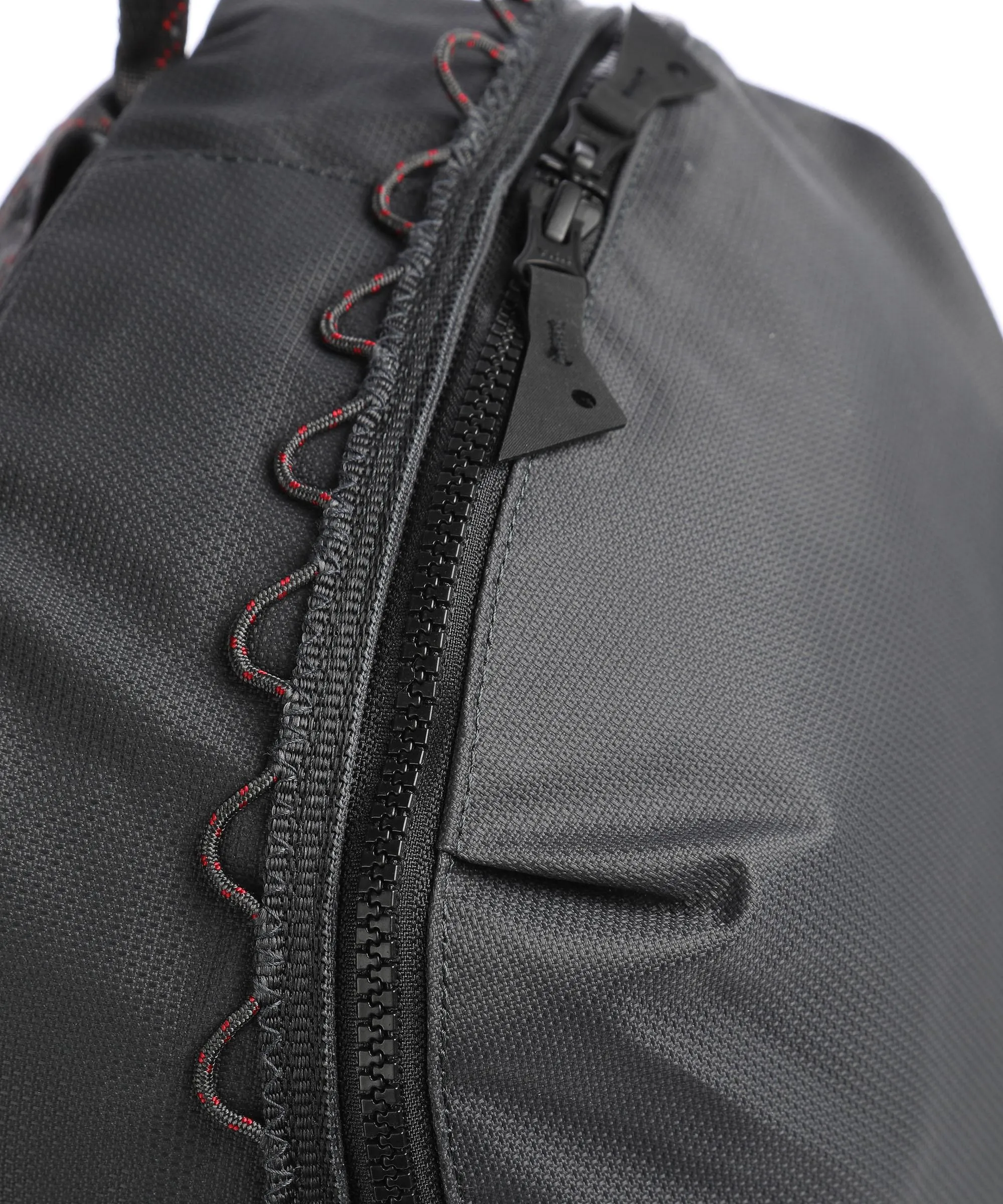  Klättermusen Wunja 21L Zaino 15″ poliammide riciclato grigio scuro  