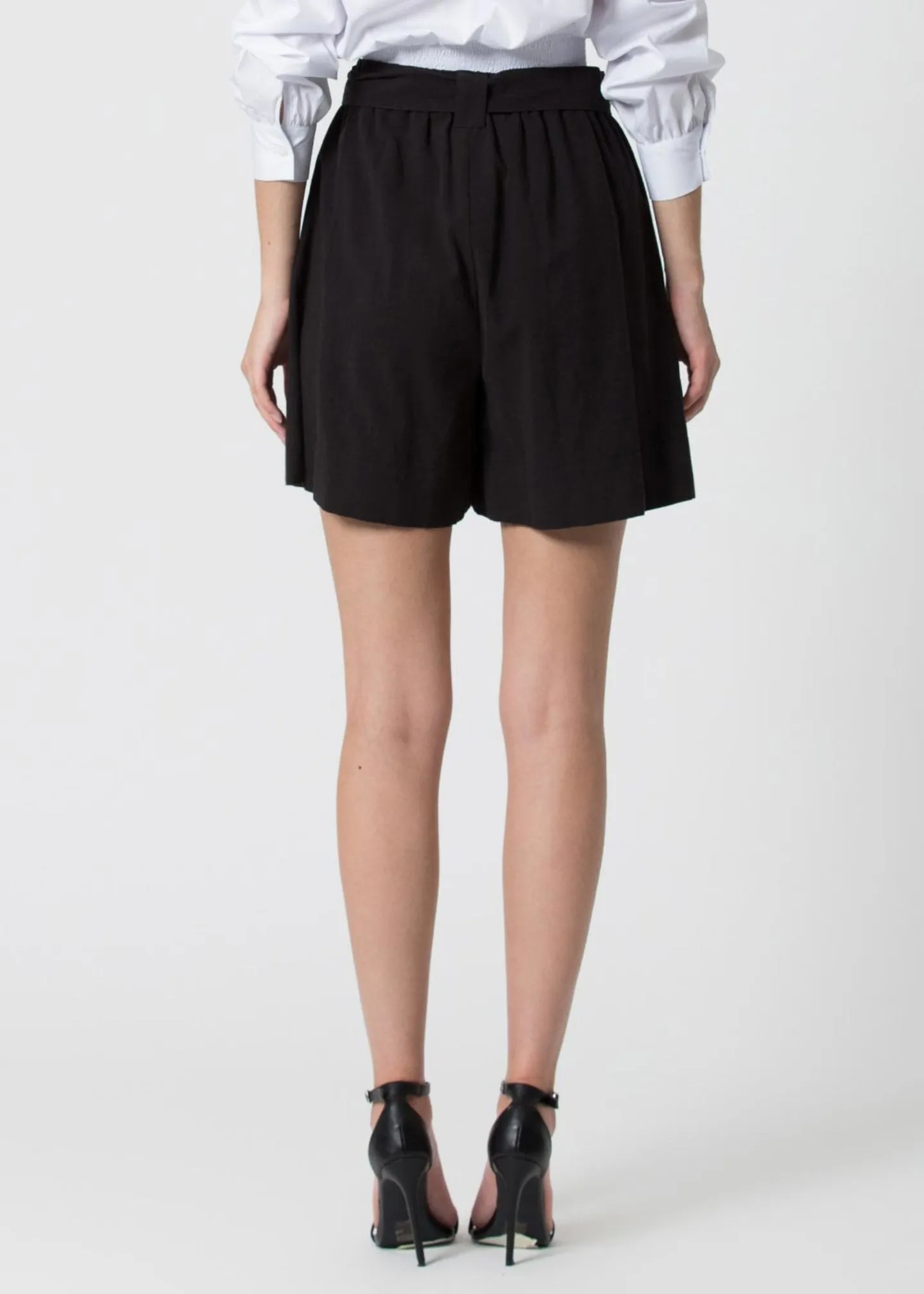 Kocca Belted Shorts / Black