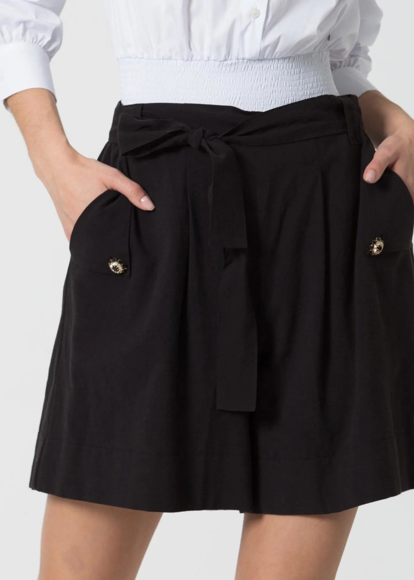 Kocca Belted Shorts / Black