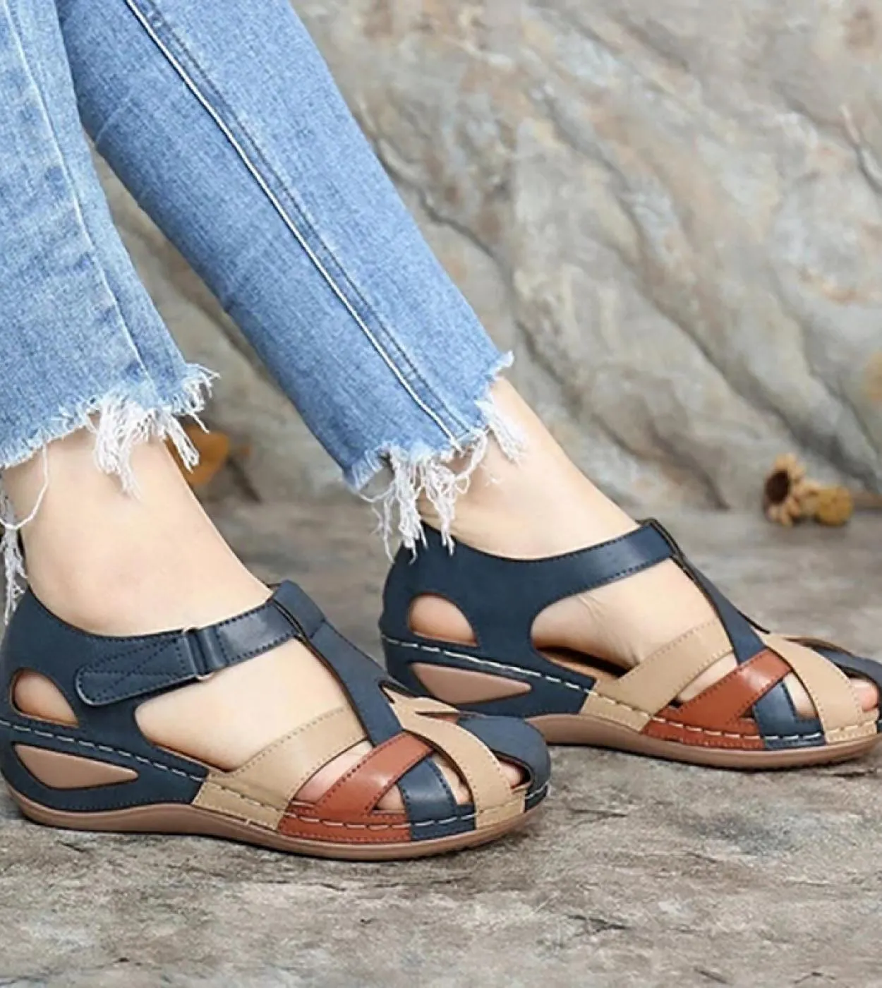 New Fashion Women Sandals Water Round Female Flat Sandals Women Slippers Casual Comfortable Summer Ladies Shoes Women  W