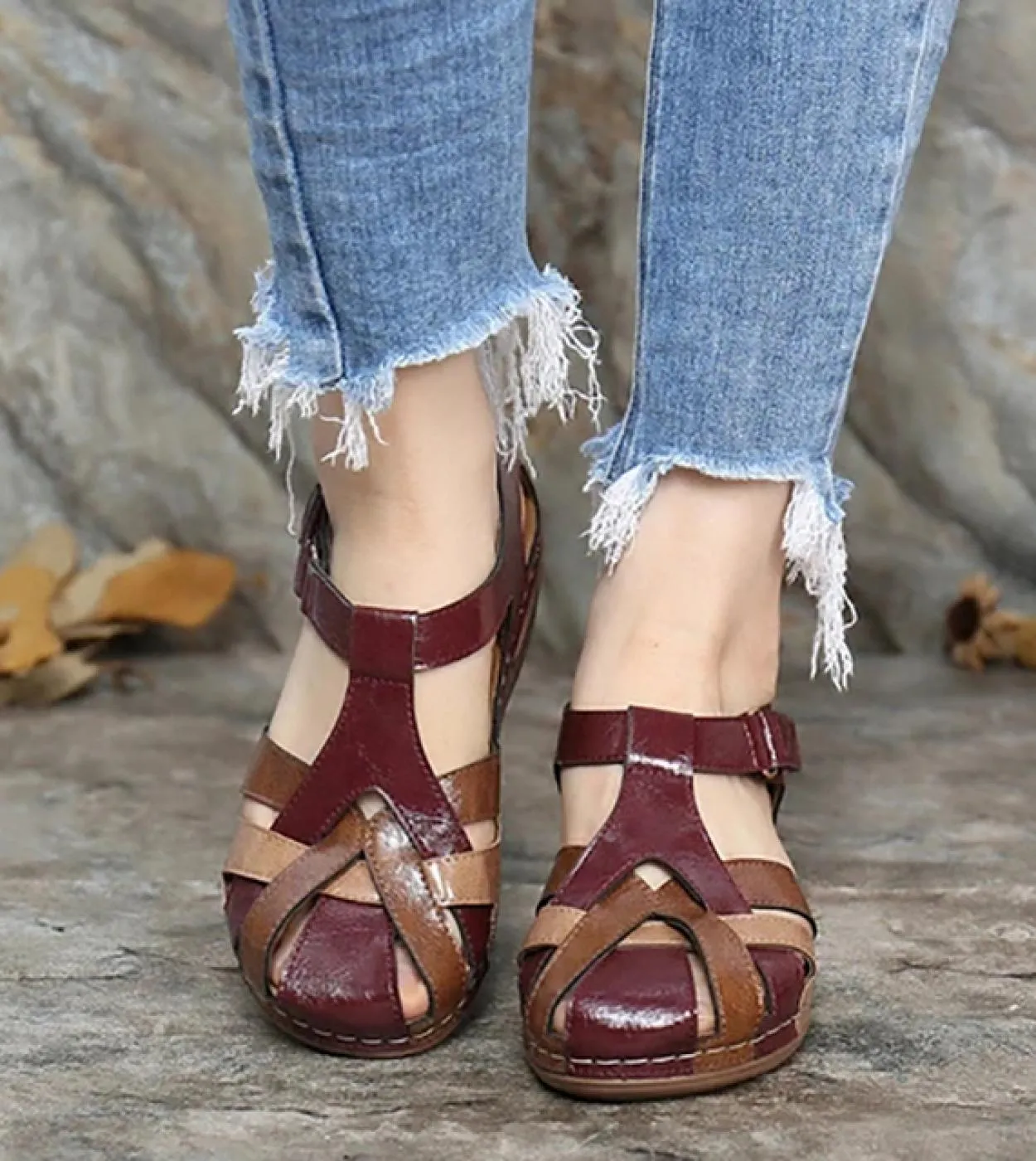 New Fashion Women Sandals Water Round Female Flat Sandals Women Slippers Casual Comfortable Summer Ladies Shoes Women  W