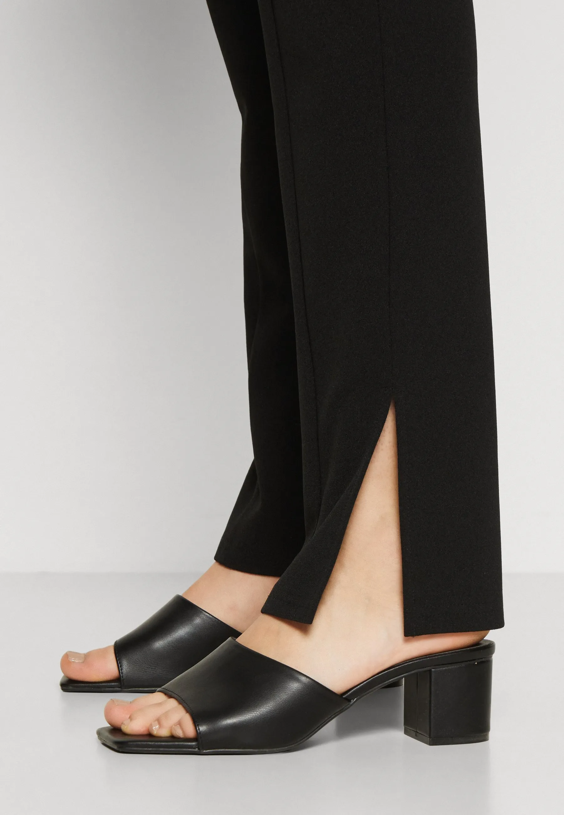 NMJASA PANTS - Pantaloni