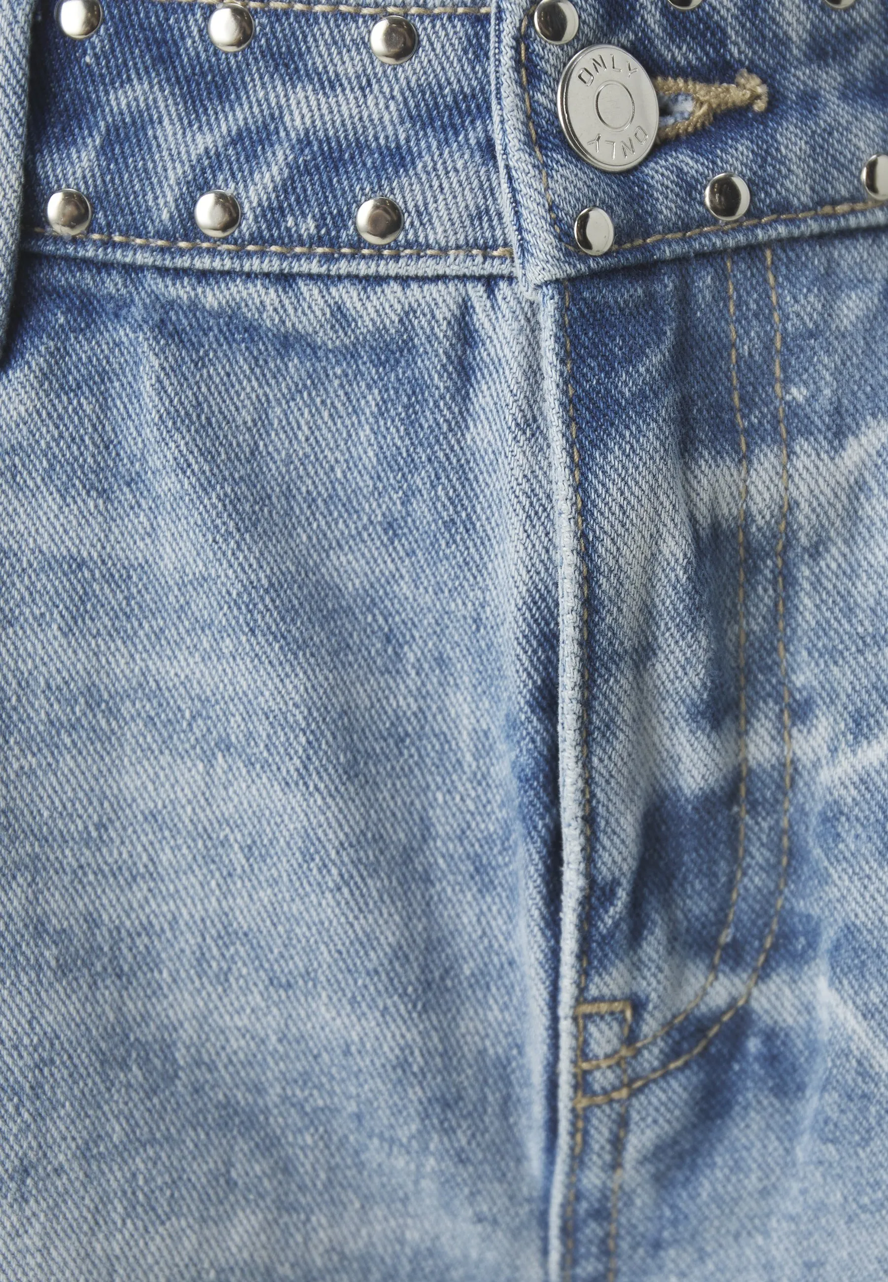 ONLPACY STUDDED - Shorts di jeans