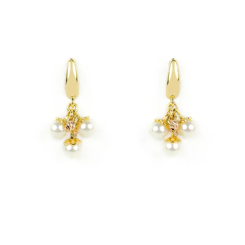 Orecchini monachella con perle in oro giallo