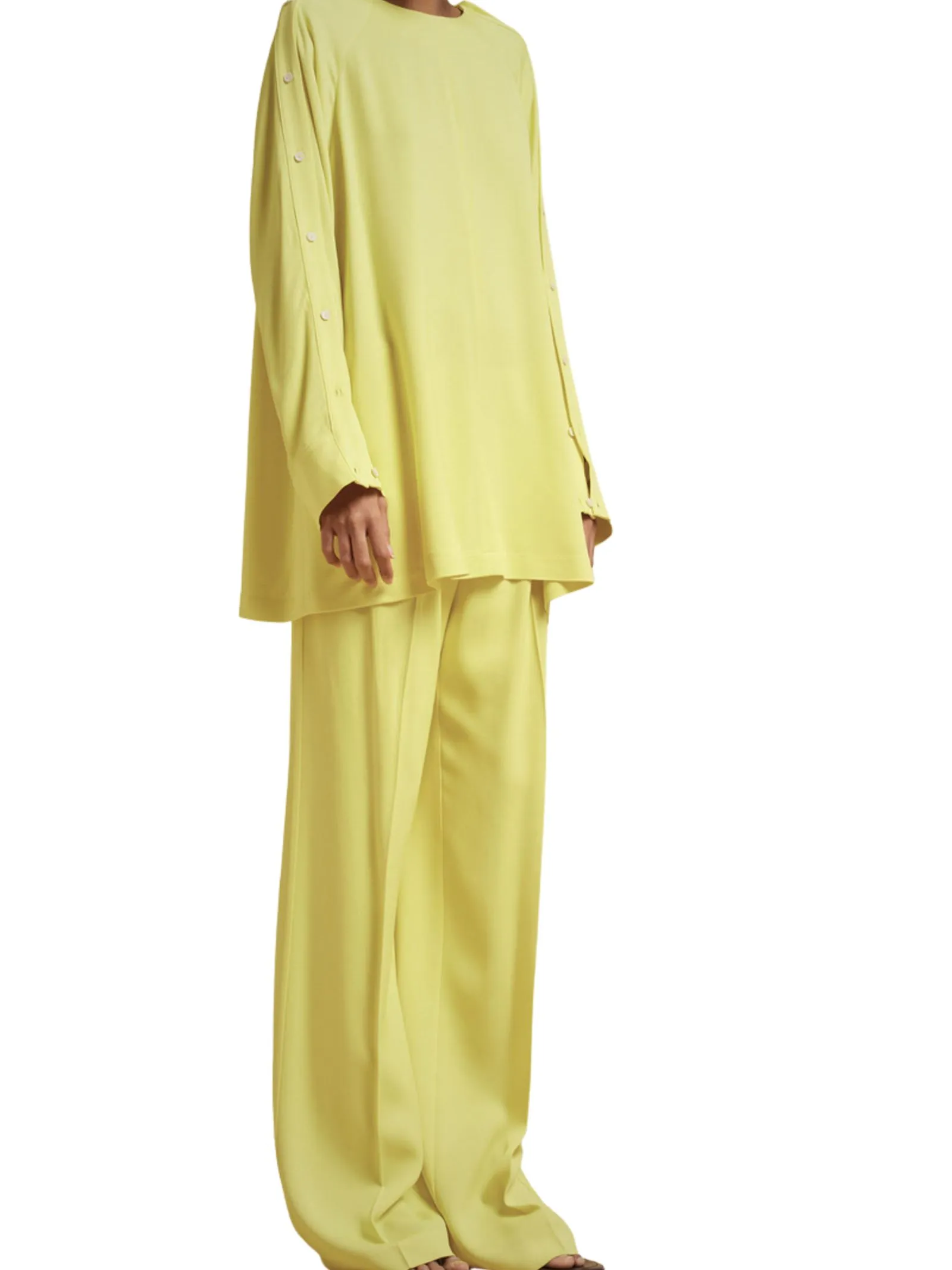 palazzo pants in drap