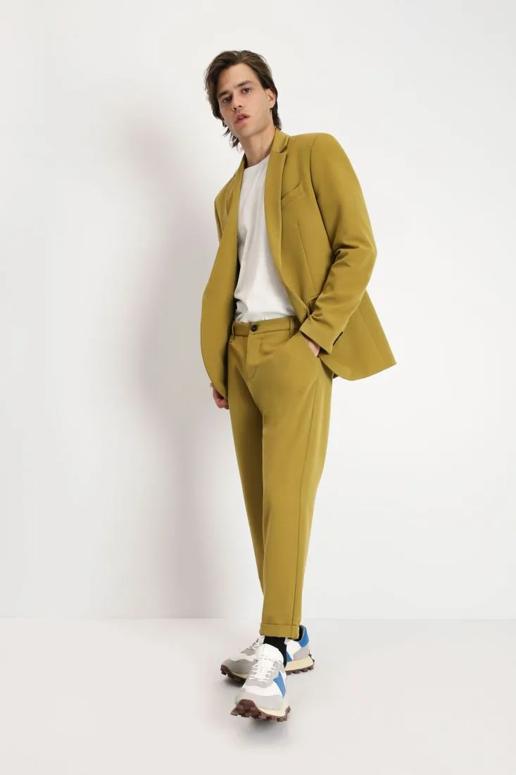 Pantaloni chino con orli risvoltati