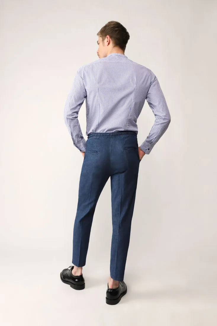 Pantaloni straight monocolour con coulisse e piega stirata
