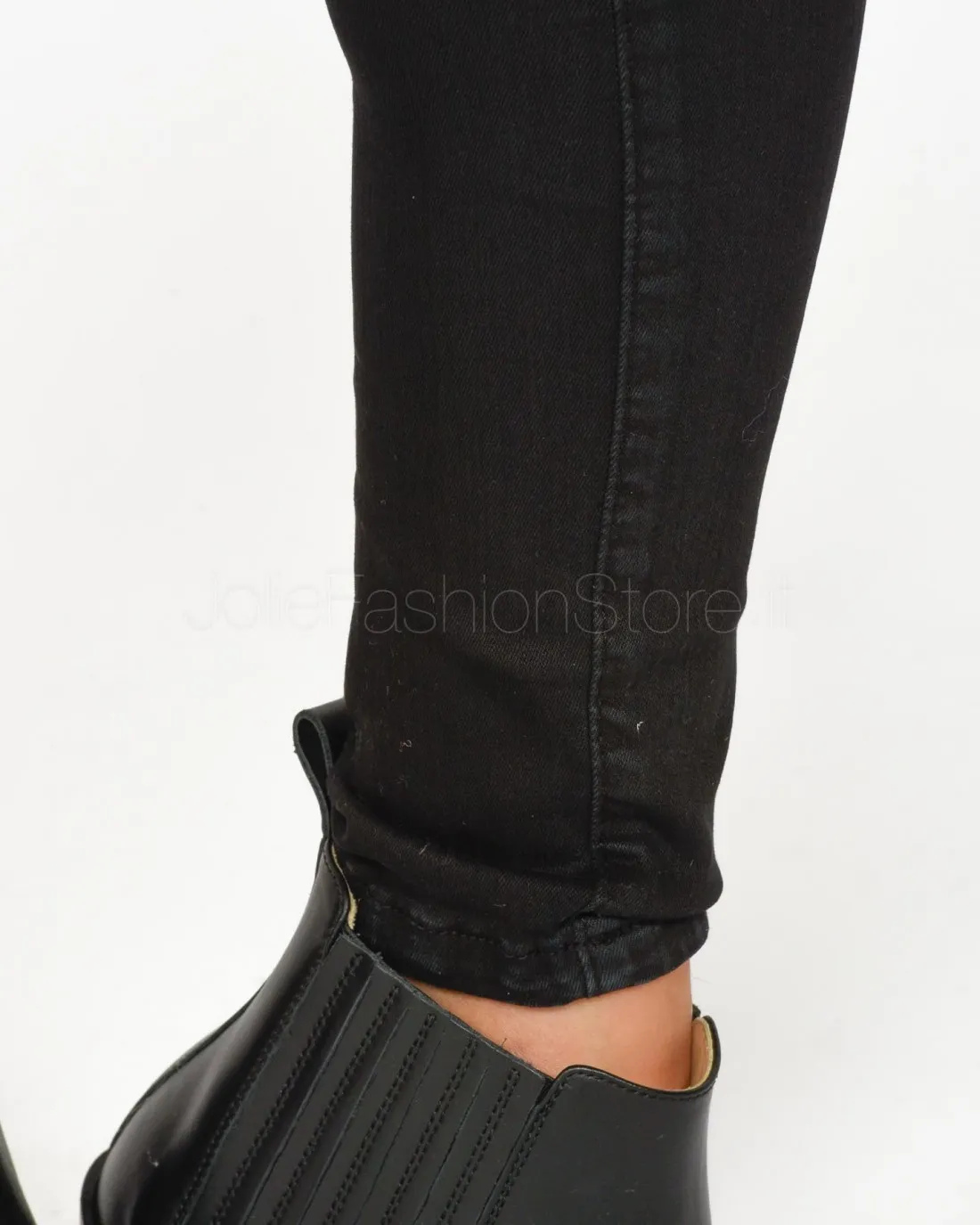 ---------------  ---------------  ---------------  ---------------  --------------Patrizia Pepe Skinny Jeans Black------