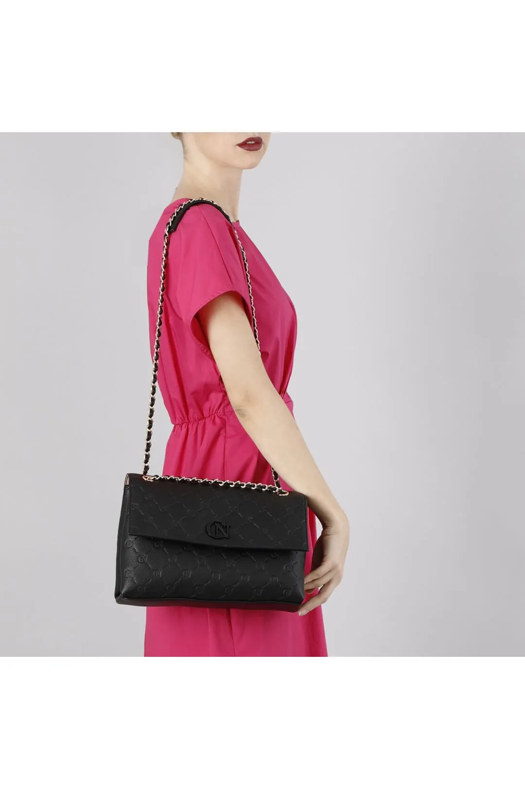 pattina con logo embossed all over nero