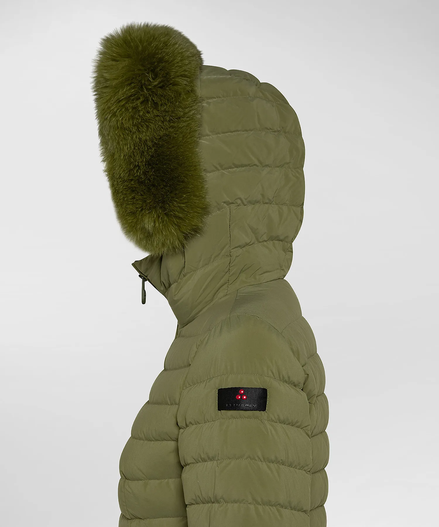 Piumino slim con pelliccia