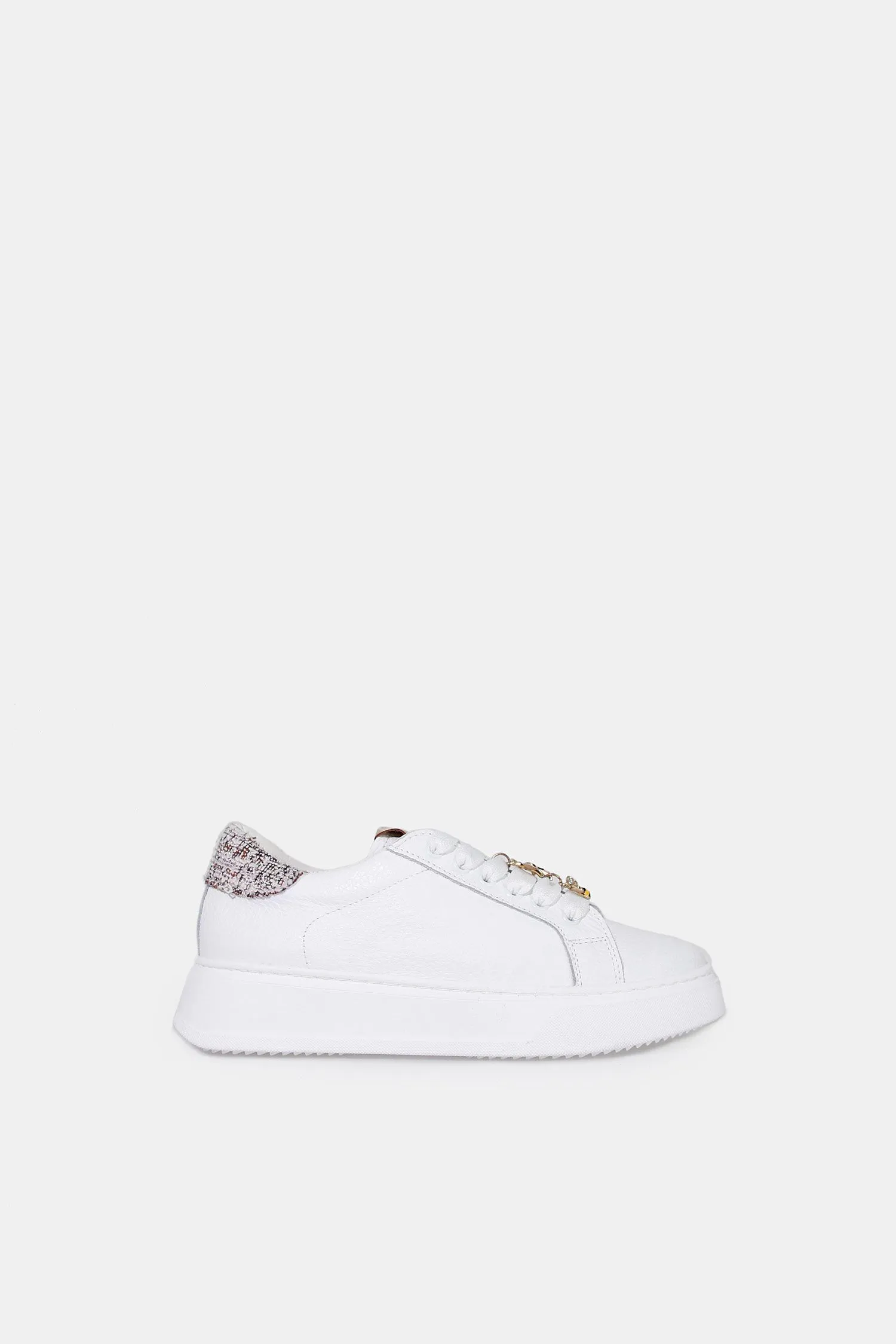   Sneakers con dettagli ricamati e bijoux     