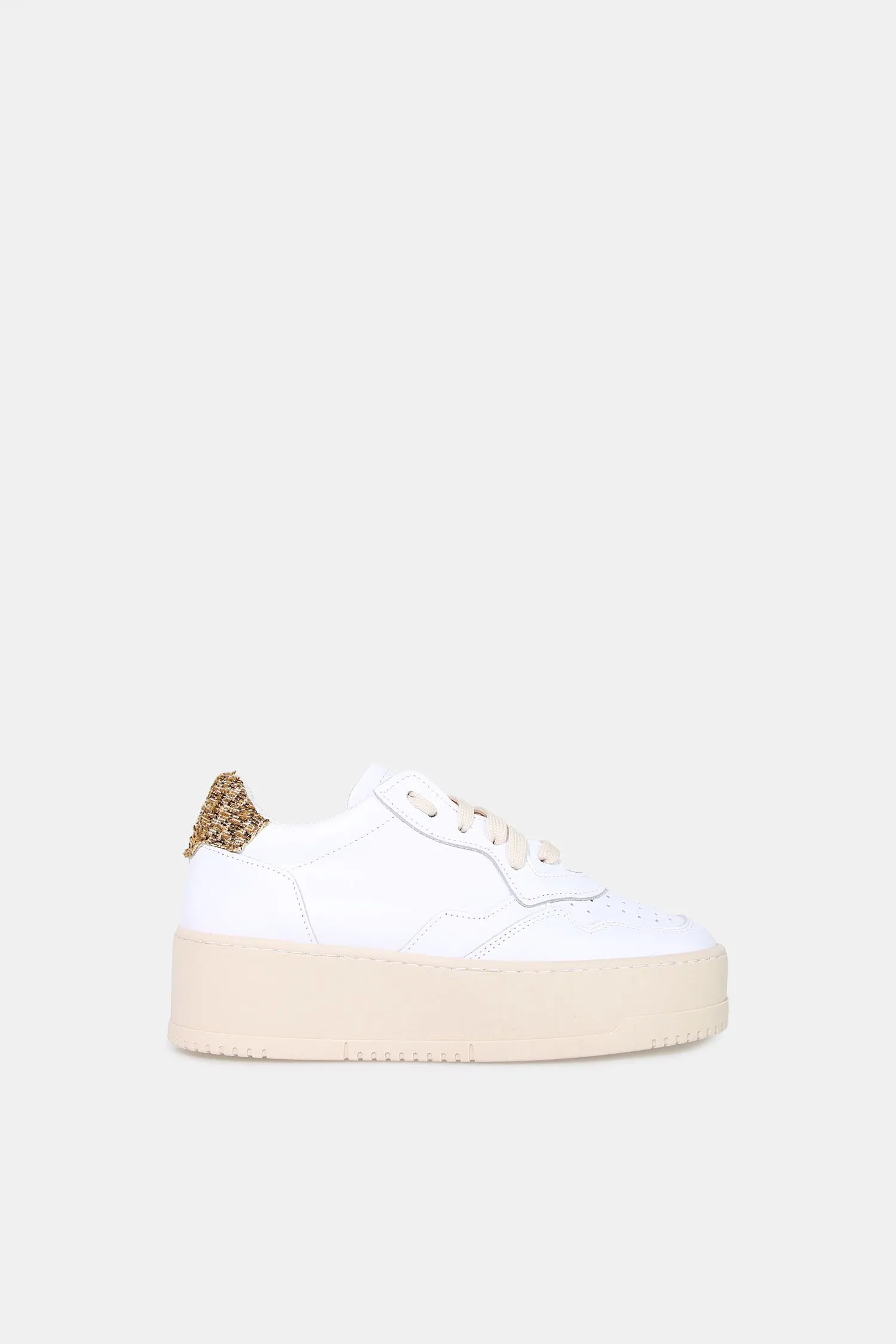  Sneakers con zeppa e dettaglio posteriore     