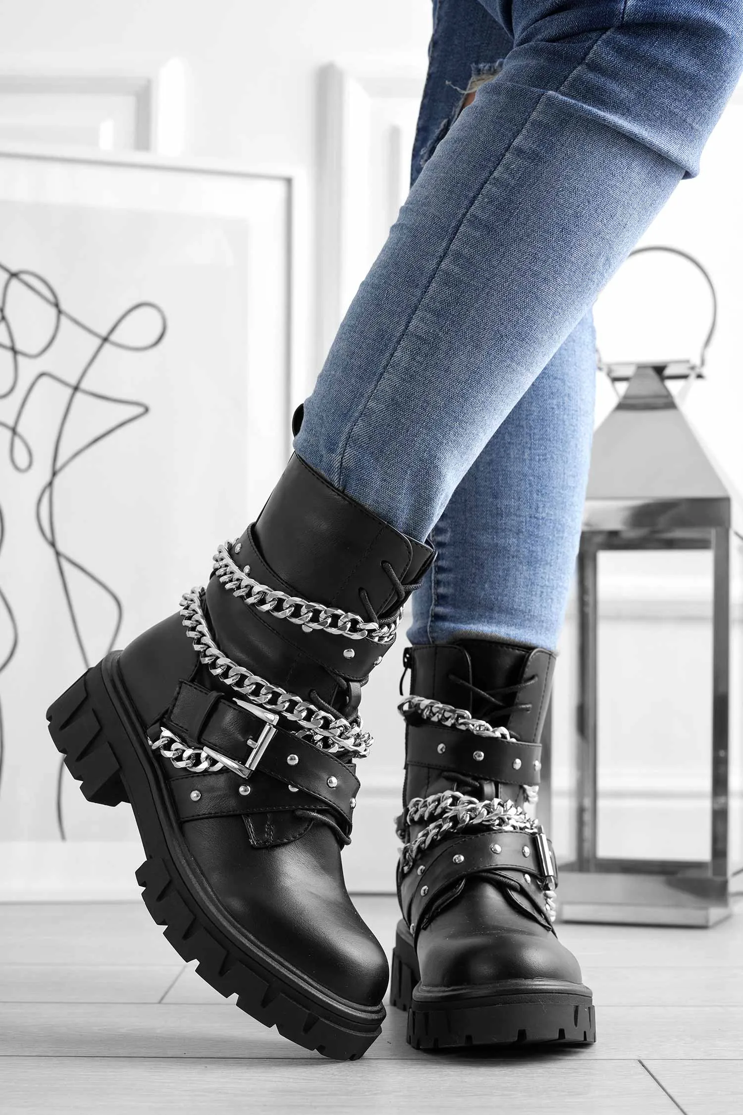 Stivaletti neri biker con catene