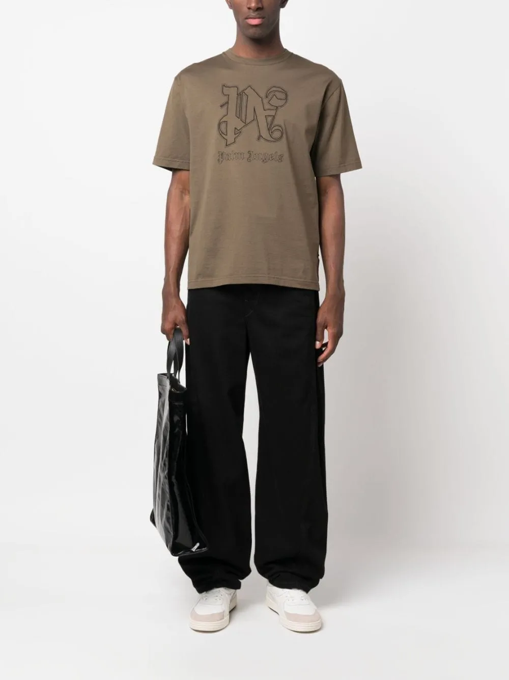 t-shirt marrone logo monogram sul petto