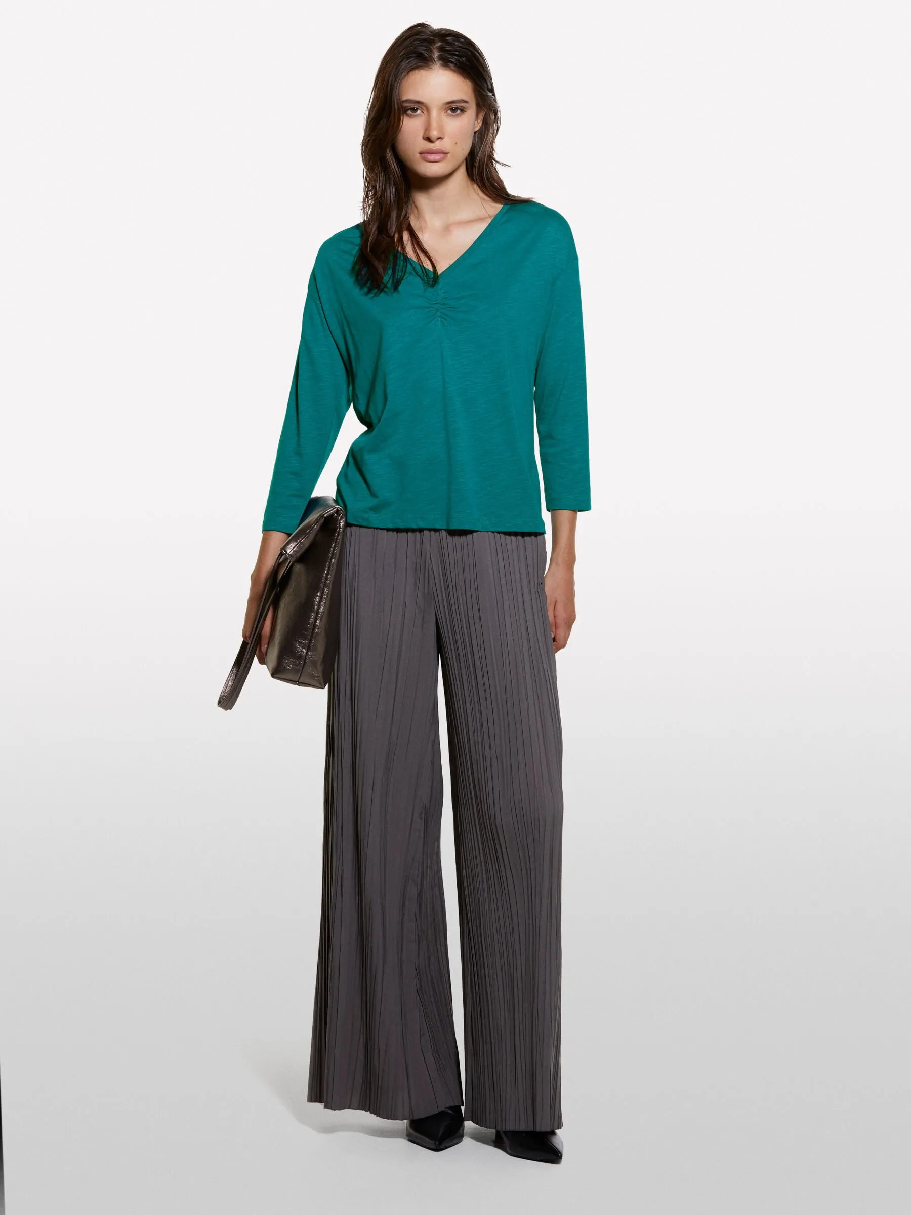 T-shirt verde ottanio con arriccio