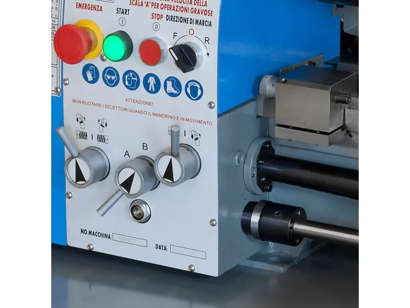 Tornio parallelo Fervi T750I con inverter e scatola ingranaggi 230V 1,1kW