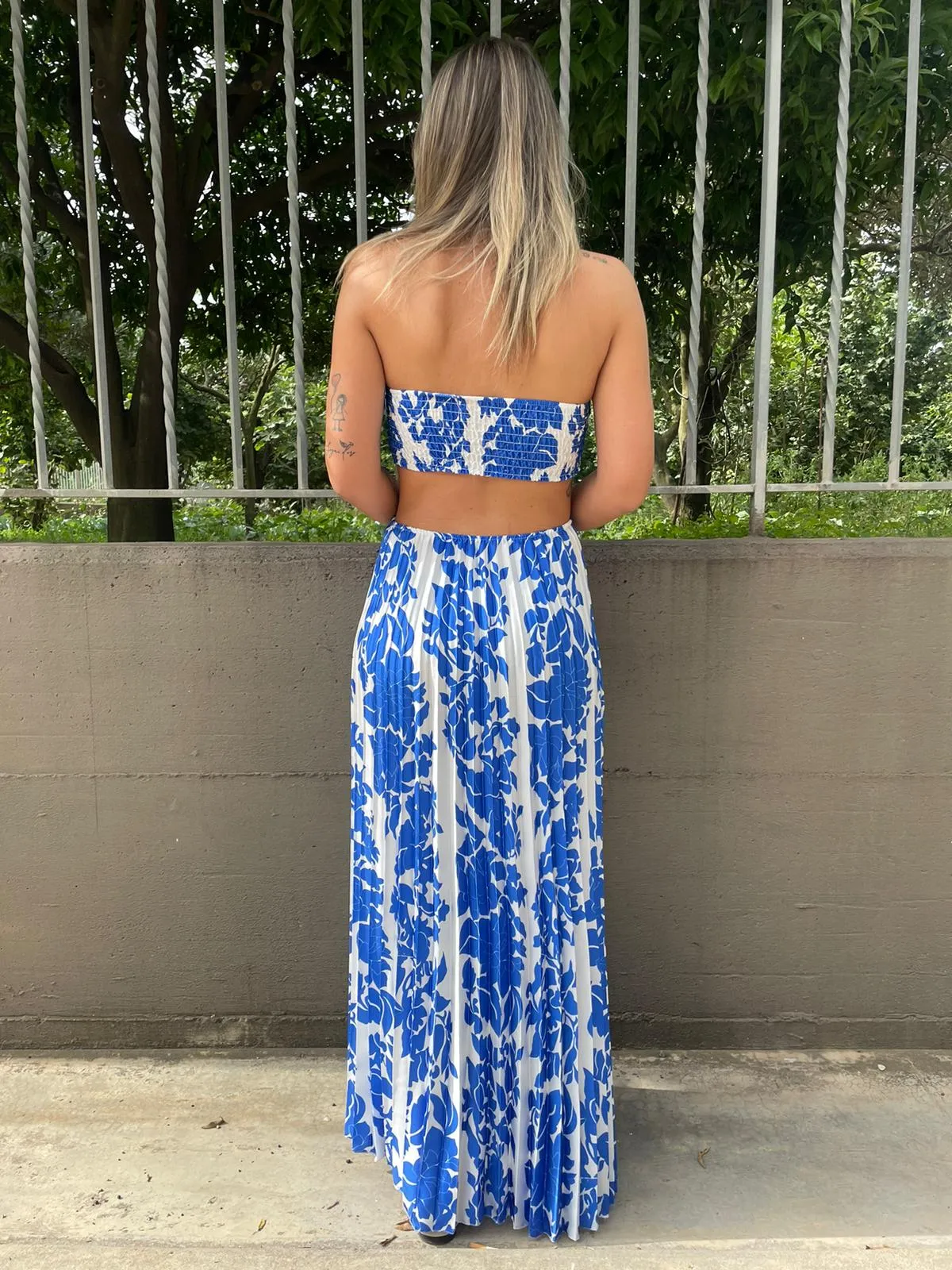 Vestito lungo a fantasia cut-out