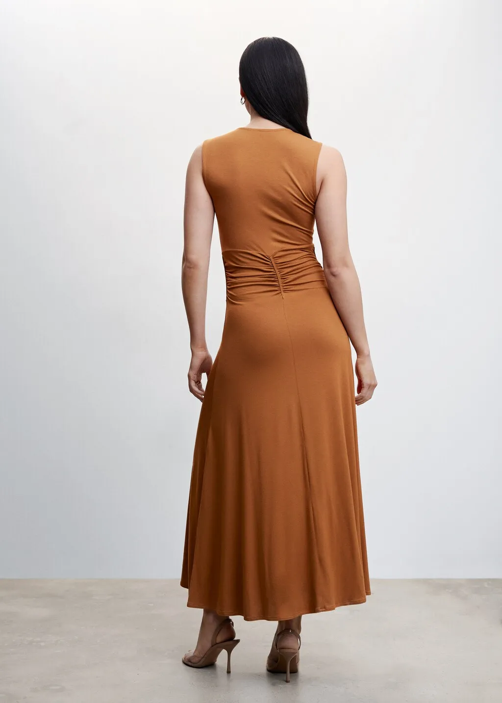 Vestito vita increspata